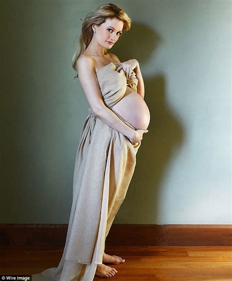 Naked and pregnant women - 